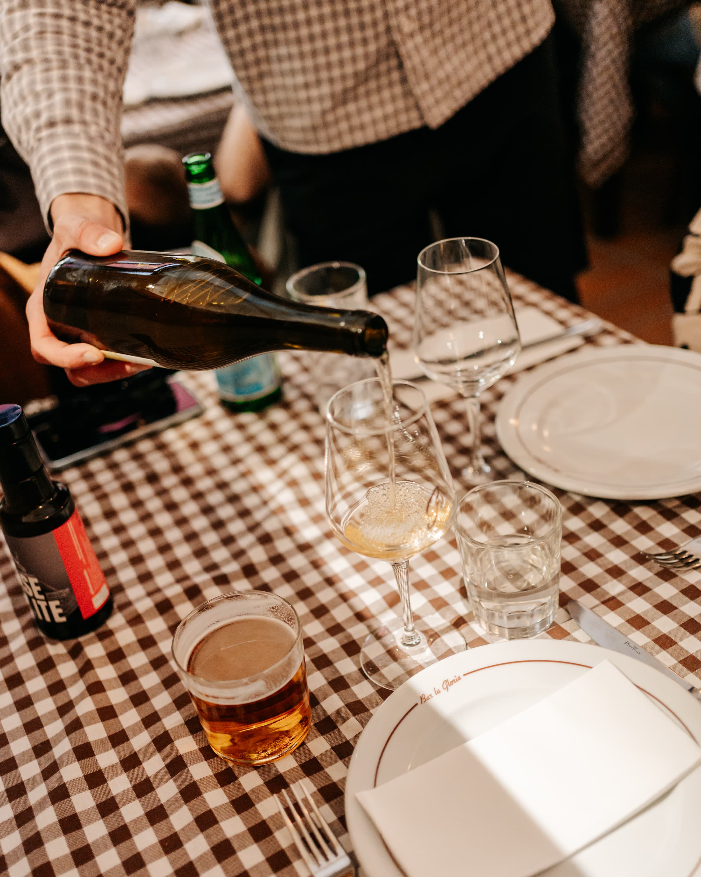 Mesa con mantel vichy